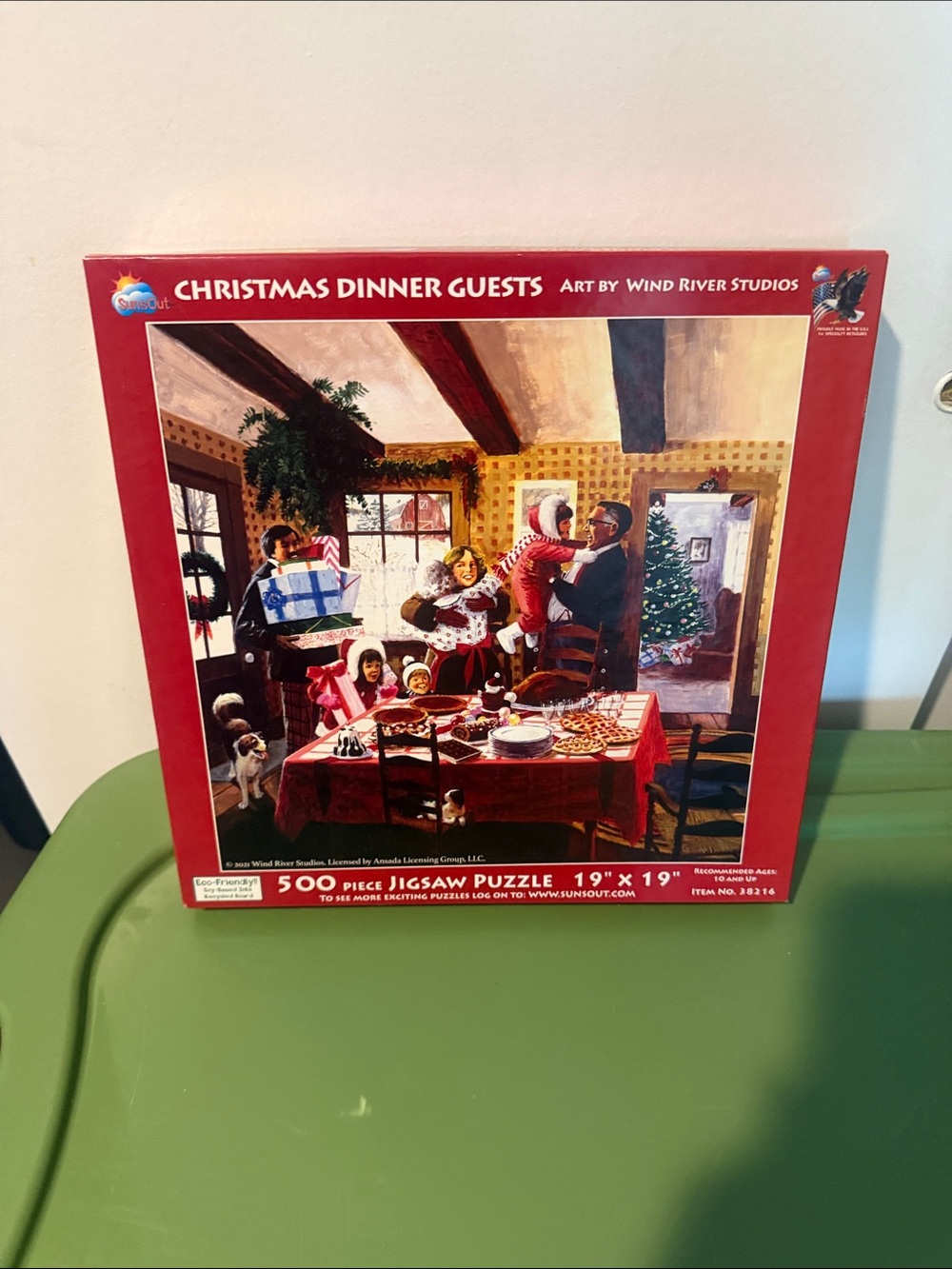 Christmas Dinner Guests 500-Piece Jigsaw Puzzle - Red Box